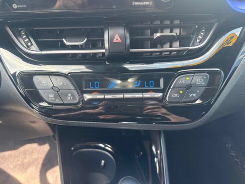 Used 2021 Toyota C-HR XLE FWD image 24