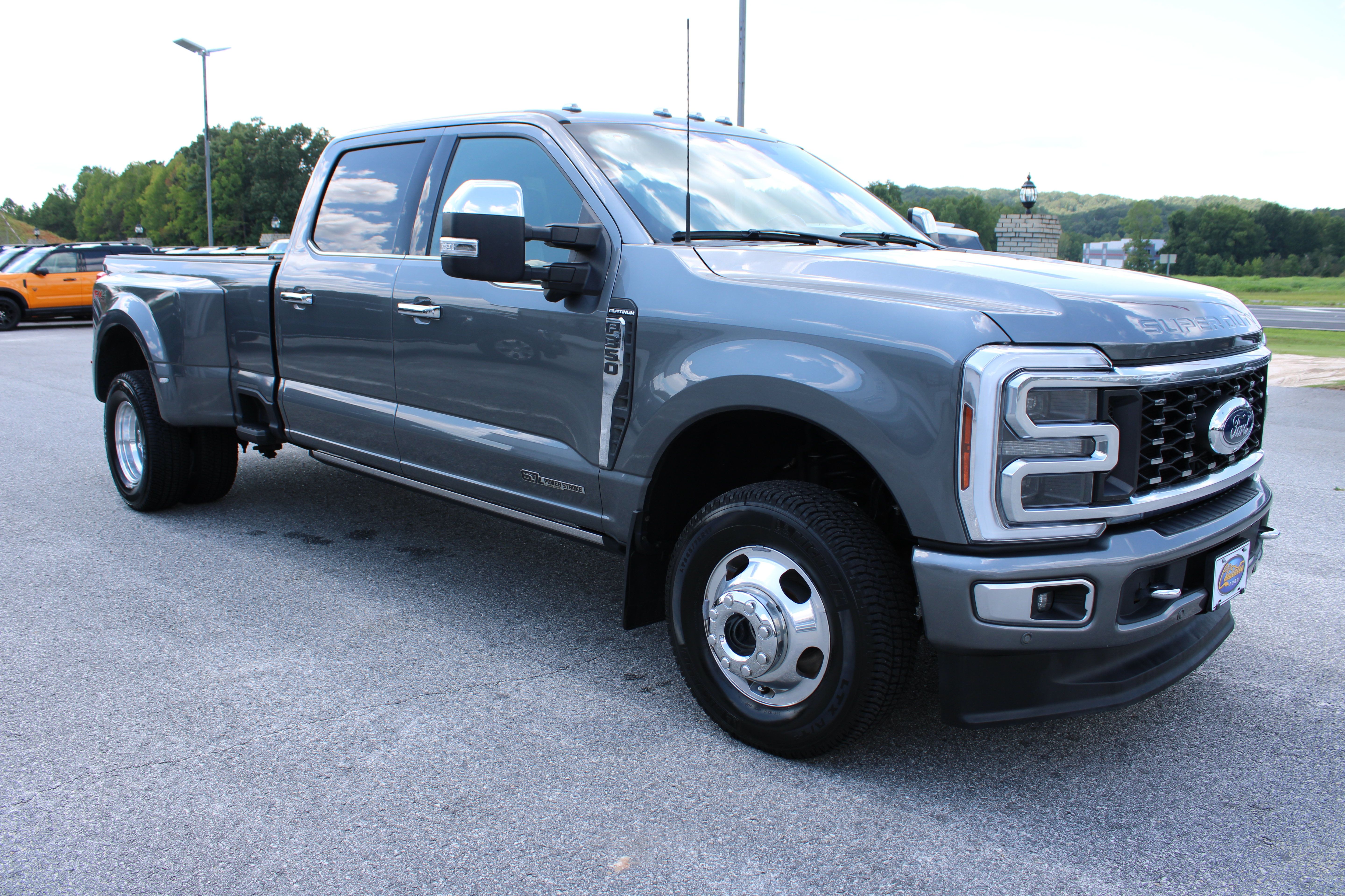 Used 2024 Ford F350 Platinum w/ FX4 Off-Road Package AWD/4WD image 4
