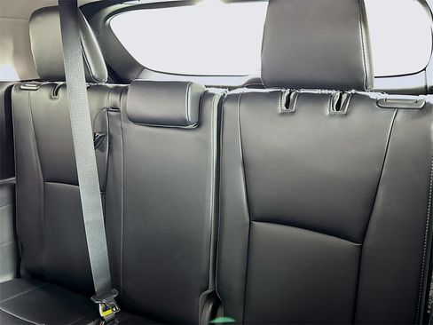 Used 2021 Toyota Highlander Platinum image 11