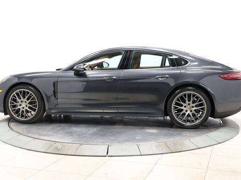 Used 2018 Porsche Panamera 4 w/ Premium Package AWD/4WD image 8