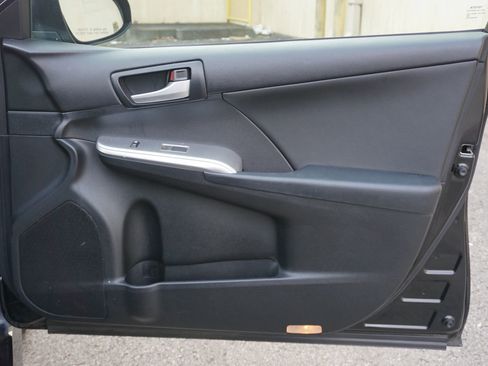 Used 2013 Toyota Camry SE image 13