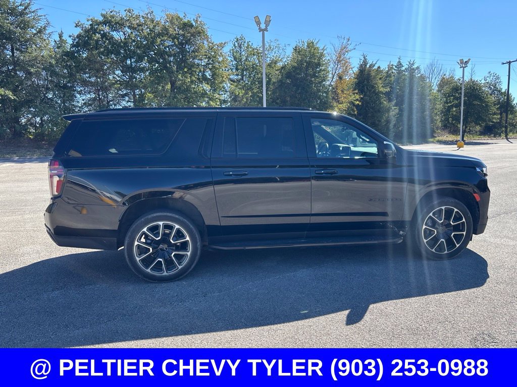 Used 2024 Chevrolet Suburban RST w/ Luxury Package AWD/4WD image 8