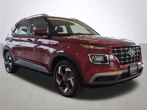 Used 2025 Hyundai Venue SEL FWD image 4