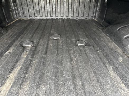 Used 2017 Nissan Titan SV AWD/4WD image 30