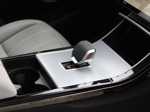 Used 2024 Land Rover Range Rover Evoque S image 28