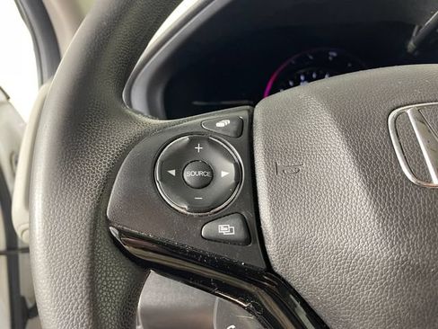 Used 2022 Honda HR-V EX image 11