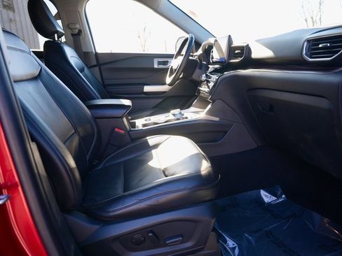 Used 2021 Ford Explorer Limited w/ Equipment Group 301A image 8