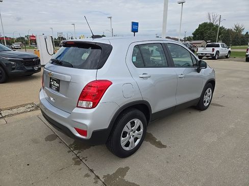 Used 2017 Chevrolet Trax LS FWD image 9