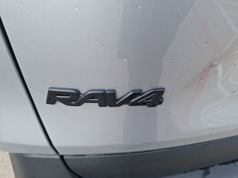 Used 2025 Toyota RAV4 XLE image 12
