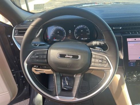 New 2025 Jeep Grand Cherokee L Limited w/ Black Appearance Package image 9