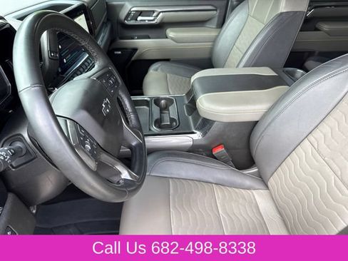 Used 2024 Chevrolet Silverado 2500 ZR2 w/ Technology Package AWD/4WD image 19