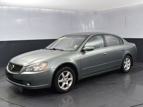 Used 2005 Nissan Altima 2.5 S w/ (F01) Convenience Pkg FWD image 5