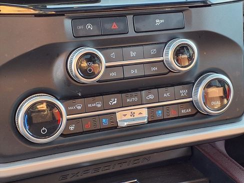 Used 2024 Ford Expedition Max Limited image 12