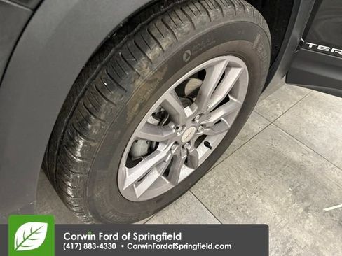 Used 2024 GMC Terrain SLT image 34