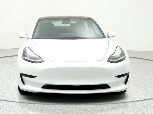 Used 2020 Tesla Model 3 Standard Range Plus RWD image 2