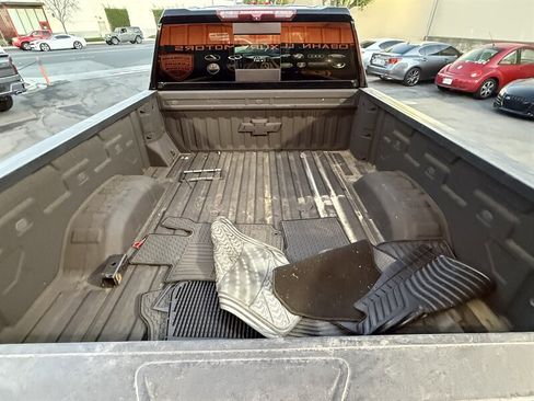 Used 2022 Chevrolet Silverado 2500 LTZ w/ LTZ Plus Package AWD/4WD image 17