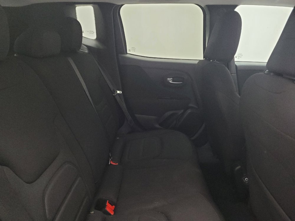 Used 2020 Jeep Renegade Latitude AWD/4WD image 19