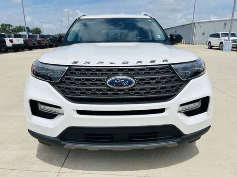 Used 2023 Ford Explorer XLT w/ Equipment Group 202A AWD/4WD image 38