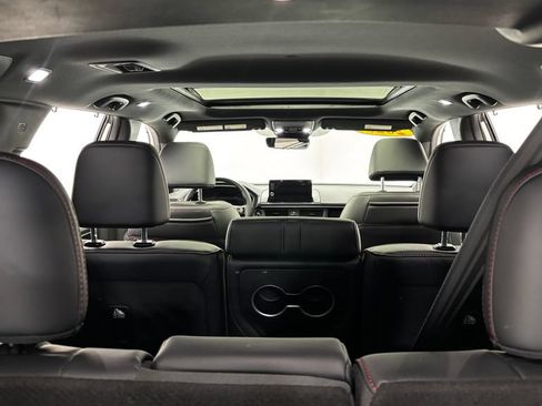 Used 2025 Honda Pilot Black Edition image 47