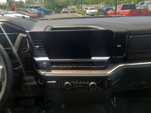Used 2025 Chevrolet Silverado 2500 LT w/ Safety Package AWD/4WD image 19