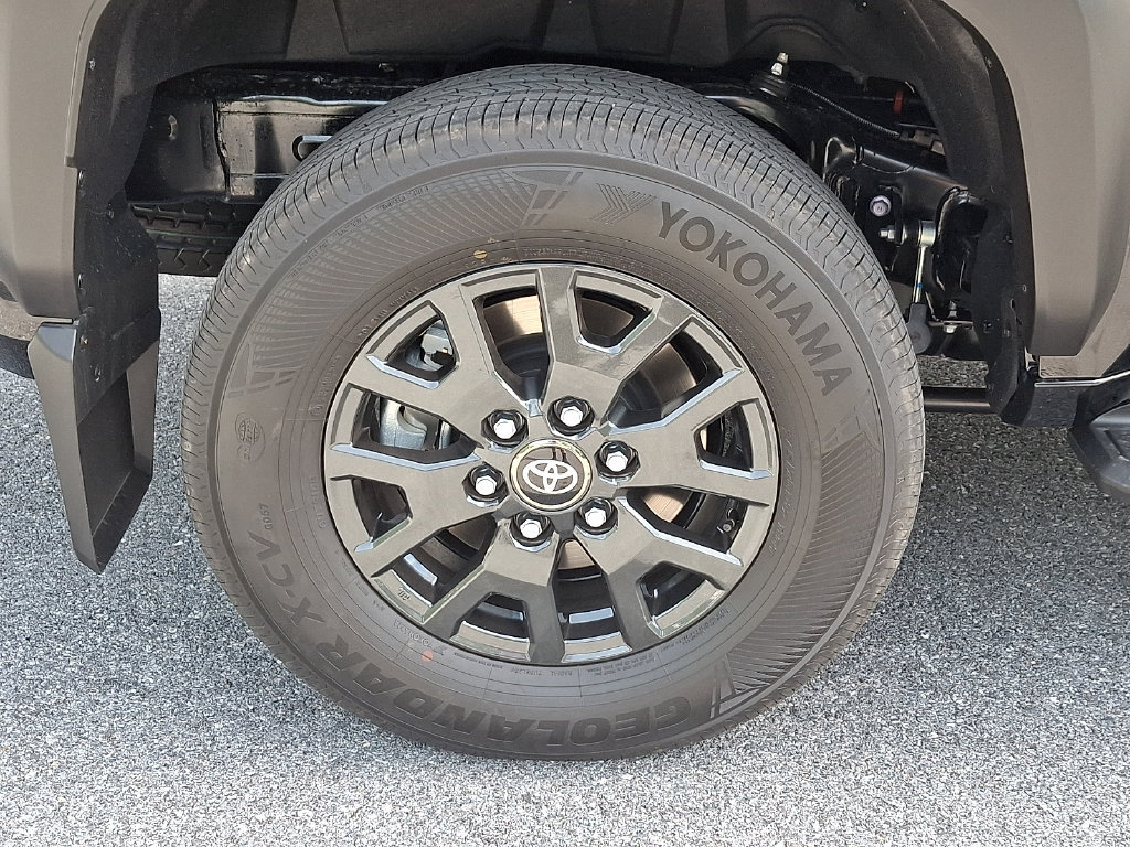 Used 2026 Toyota 4Runner SR5 AWD/4WD image 8