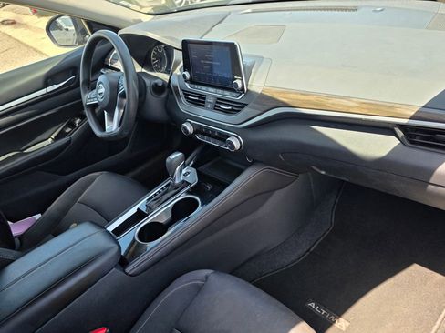 Used 2023 Nissan Altima 2.5 SV FWD image 22