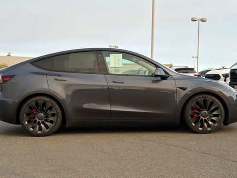 Used 2022 Tesla Model Y Performance AWD/4WD image 6