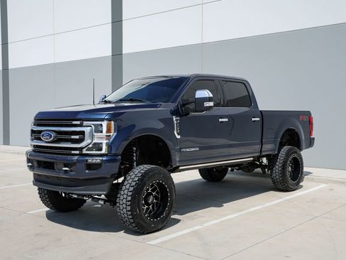 Used 2020 Ford F250 Platinum w/ FX4 Off-Road Package AWD/4WD image 4