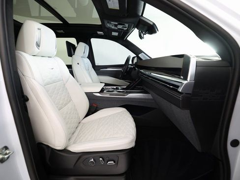 Used 2026 Cadillac Escalade V image 10