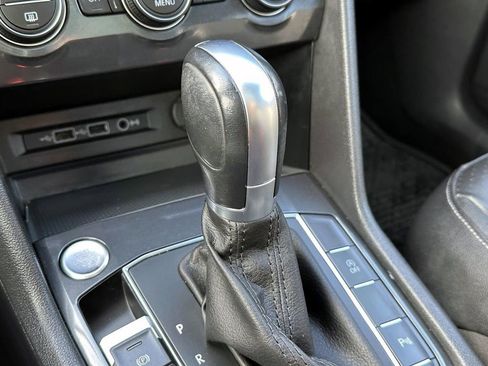 Used 2019 Volkswagen Tiguan SEL Premium R-Line image 30