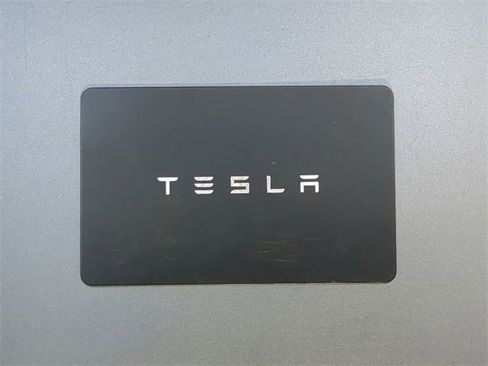 Used 2022 Tesla Model Y Long Range image 30