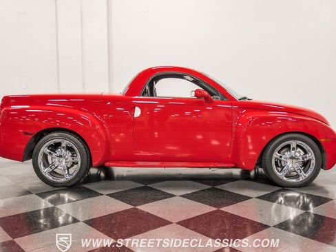 Used 2003 Chevrolet SSR w/ Preferred Equipment Group image 13