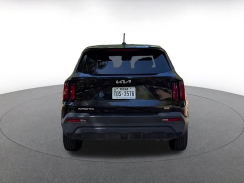 Used 2023 Kia Sorento LX image 12