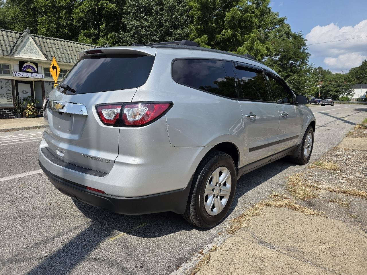 Used 2016 Chevrolet Traverse LS AWD/4WD image 5