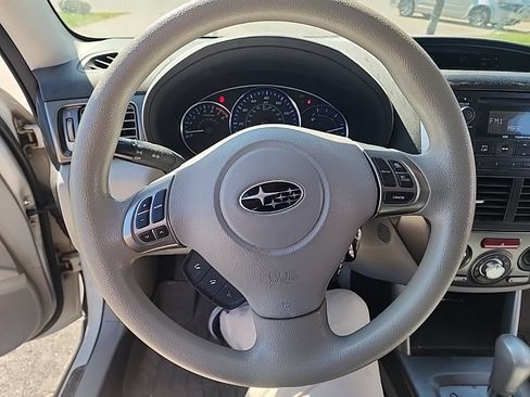 Used 2012 Subaru Forester 2.5X Premium AWD/4WD image 3