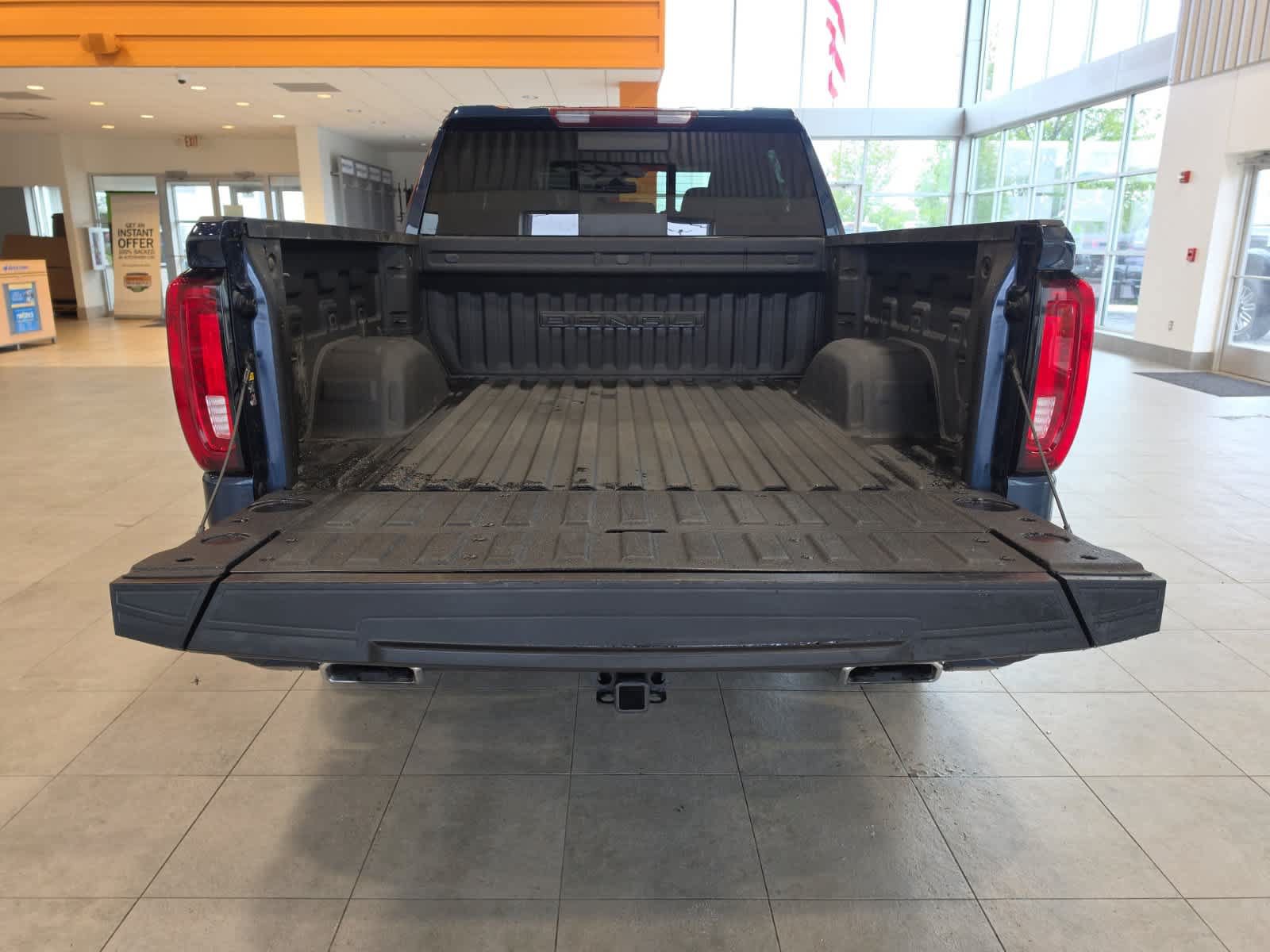 Used 2021 GMC Sierra 1500 Denali w/ Denali Premium Package AWD/4WD image 10