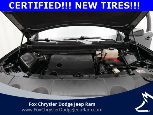 Used 2021 Chevrolet Traverse LS image 3