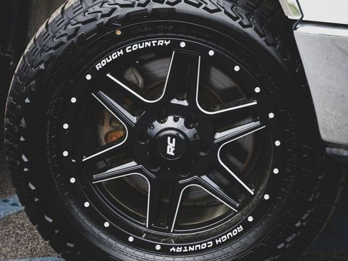 Used 2010 Ford F150 XLT image 2