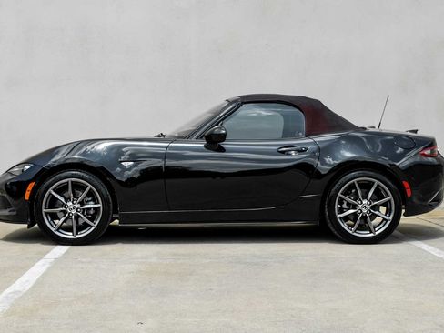 Used 2018 MAZDA MX-5 Miata Grand Touring RWD image 10