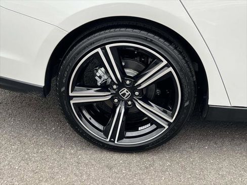 Used 2025 Honda Accord Sport image 9