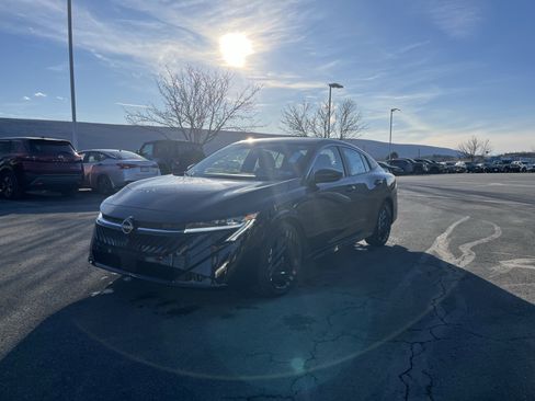 New 2026 Nissan Sentra SR w/ Floor Mat Package image 8