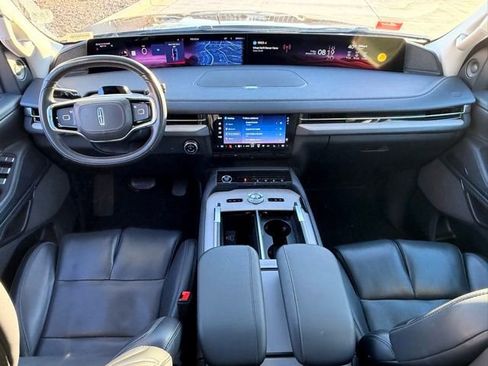 Used 2025 Lincoln Navigator L Reserve image 14