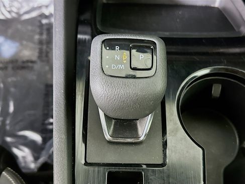 Used 2024 Nissan Rogue S image 21