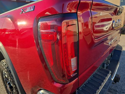 Used 2022 GMC Sierra 2500 SLT w/ X31 Off-Road Package image 36