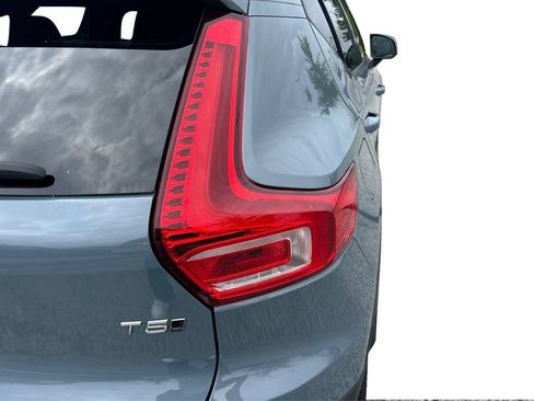 Used 2020 Volvo XC40 T5 Momentum w/ Protection Package Premier AWD/4WD image 34