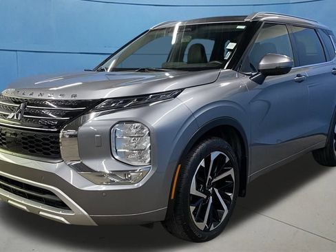 Used 2023 Mitsubishi Outlander SEL image 5