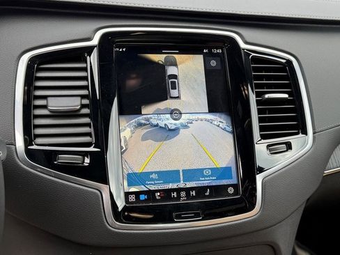 Certified 2024 Volvo XC90 B6 Ultimate w/ Protection Package Premier image 29