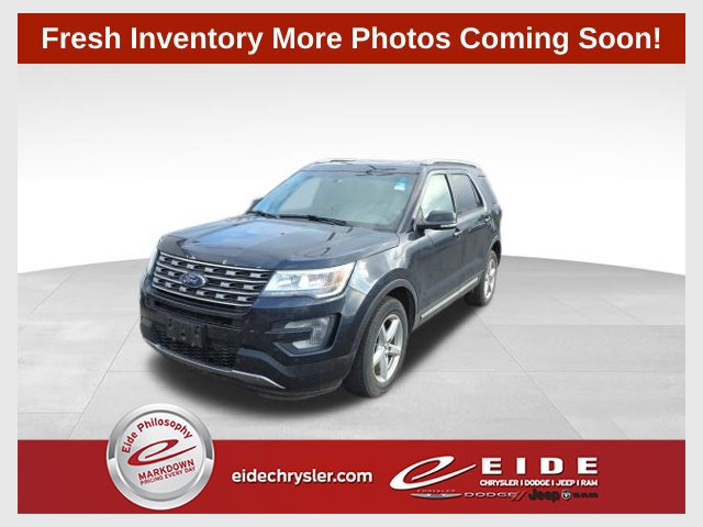 Used 2017 Ford Explorer XLT w/ Equipment Group 202A AWD/4WD image 1