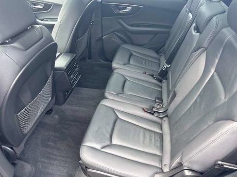 Used 2022 Audi Q7 2.0T Premium w/ Convenience Package AWD/4WD image 13