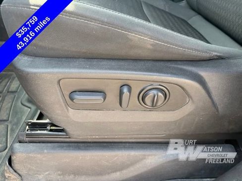 Used 2022 Chevrolet Silverado 1500 RST AWD/4WD image 13